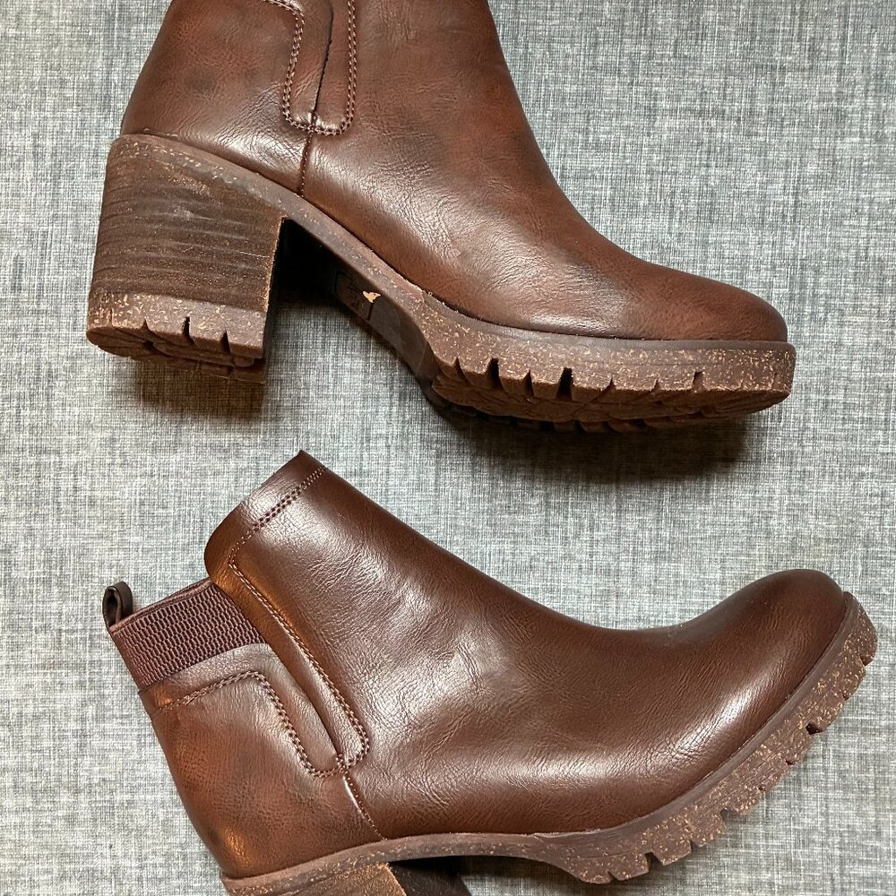 KORKS Elsie Bootie - Brown Ankle Boot - Women's 8.5M